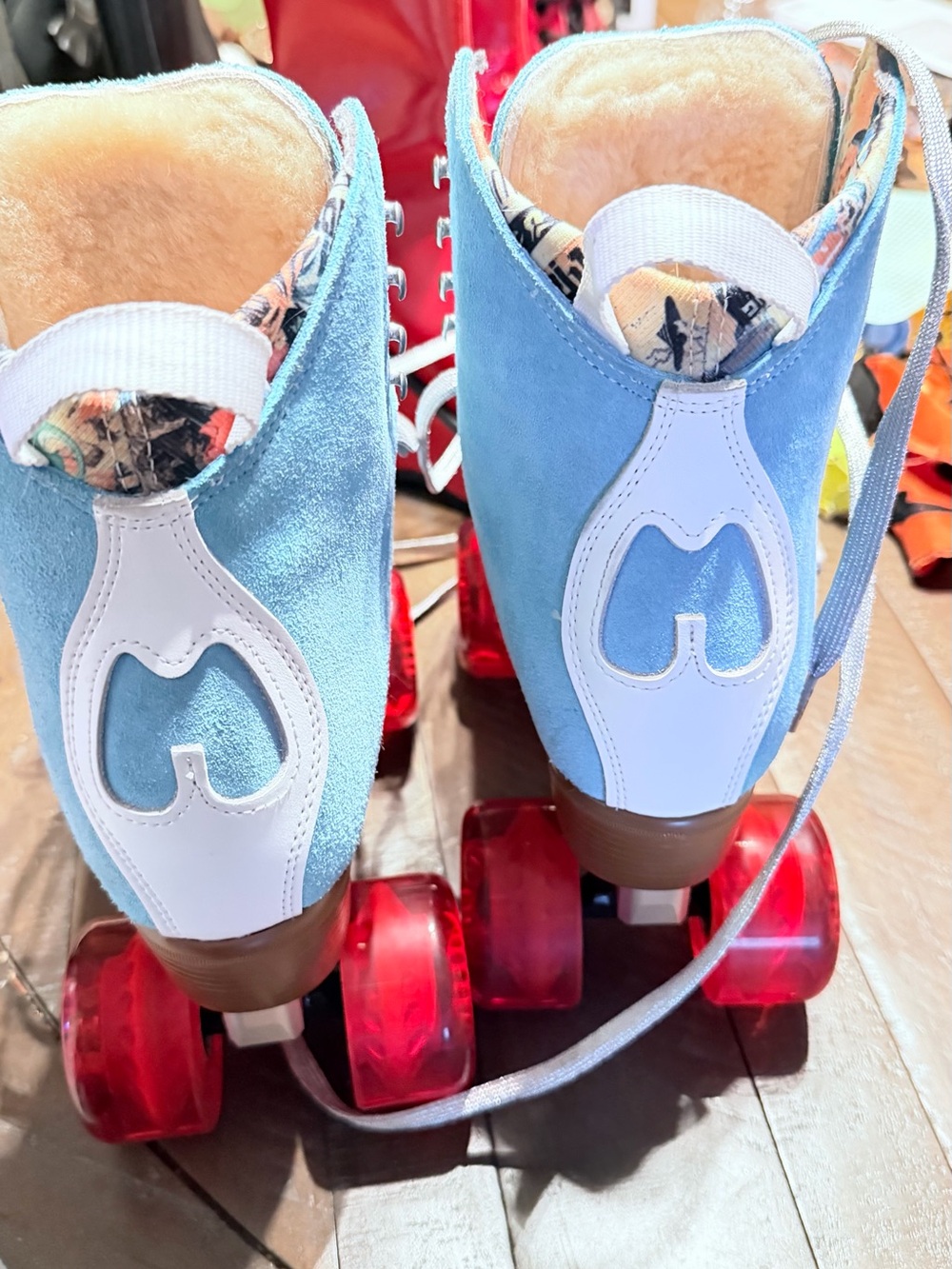 Moxi Neo Jack - True Blue Women's Suede Roller Skate Shoes. Size 7 women - Picture 2 of 5